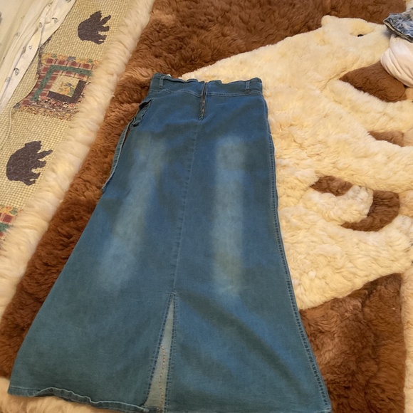 Denim skirt - Picture 2 of 3
